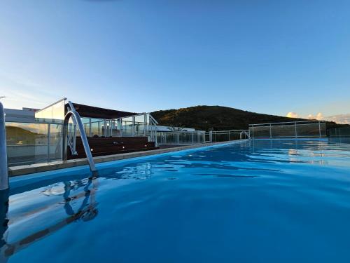 Πισίνα στο ή κοντά στο F3 entier de standing tout équipé vue mer, piscine partagée et parking souterrain