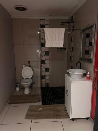 Et badeværelse på 17 Byvanger Luxury Room 6