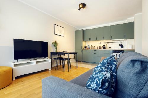Comfy 3-Room Apartment - Wrocław City Centre - Free Parking for 2 cars & Balcony and Lift