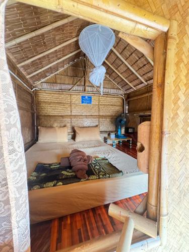 Η κουζίνα ή μικρή κουζίνα στο Baan phuwamin