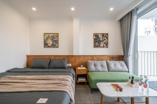 Χώρος καθιστικού στο BRAND NEW Modern Style Studio