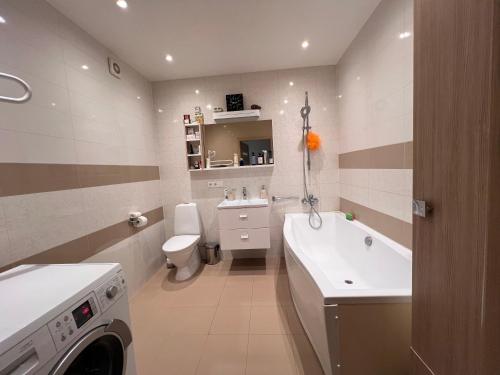 Ένα μπάνιο στο Naujos statybos trijų kambarių butas Dragūnų gatvėje