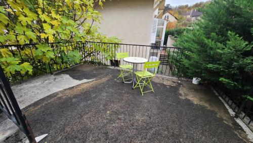 La Chambre de Sophie - Studio et garage au calme, proche centre ville外面的花园