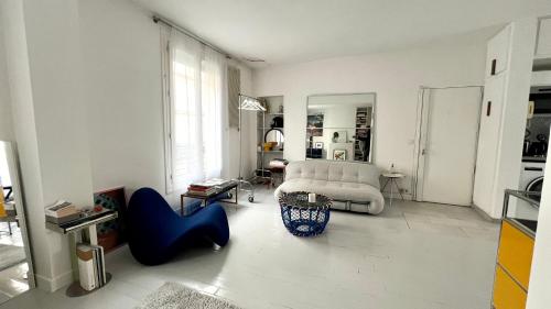 Cosy design arty apartment Paris 11