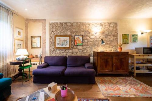 Χώρος καθιστικού στο From the city to nature Mezzane di sotto VR pet-friendly