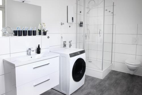 Ένα μπάνιο στο Come Stay Relax Apartment für bis zu 6 Personen - Parkplatz - WLAN - Homeoffice