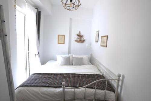 Central Apartment with Spacious Balcony