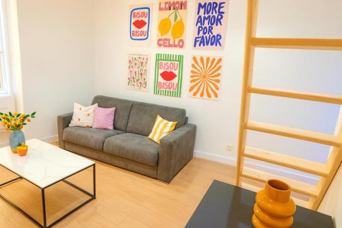 Ein Sitzbereich in der Unterkunft Studio Masséna - Mer et Vieux Nice pour 4 personnes