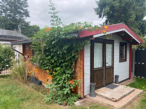 Το κτήριο όπου στεγάζεται  η παραθεριστική κατοικία