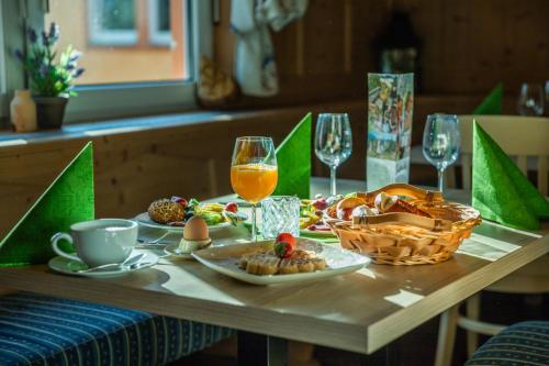 Jídlo v hotelu nebo okolí