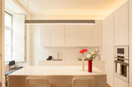 FLH Downtown Central Minimalist Apartment