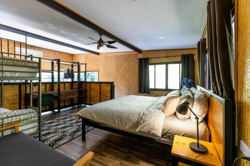 Ένα ή περισσότερα κρεβάτια σε δωμάτιο στο ZIP House Camping