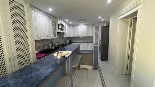 Η κουζίνα ή μικρή κουζίνα στο Hostel Miras