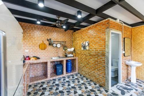 Ένα μπάνιο στο ZIP House Camping