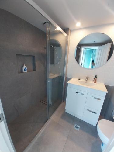 Ένα μπάνιο στο Mantra Legends Hotel