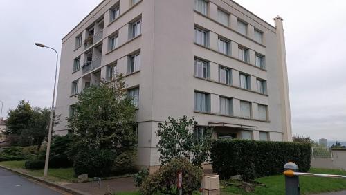 Superbe studio Lyon 3 avec chambre et balcon