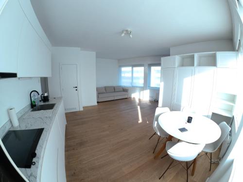 Foto dalla galleria di Bright City Studio - Zurenborg Tower, Antwerp ad Anversa