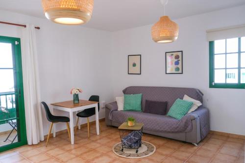 Bright apartment 2 minutes from the beach