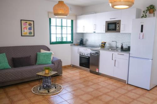 Bright apartment 2 minutes from the beach
