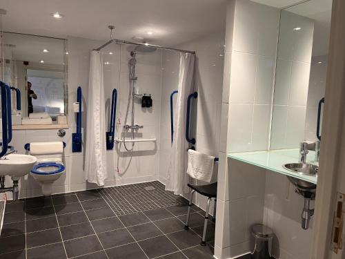 Ένα μπάνιο στο B&B HOTEL Inverness