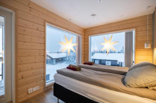 Ένα ή περισσότερα κρεβάτια σε δωμάτιο στο Villa Golden House