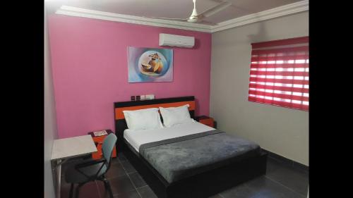 Deluxe Double Bed in Lome - 02