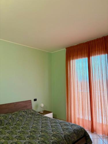 Ένα ή περισσότερα κρεβάτια σε δωμάτιο στο Your home, in a strategic location