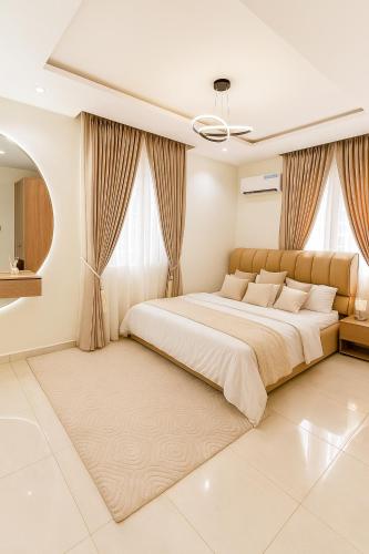 Ένα ή περισσότερα κρεβάτια σε δωμάτιο στο Wells 1 One Bedroom Apartment