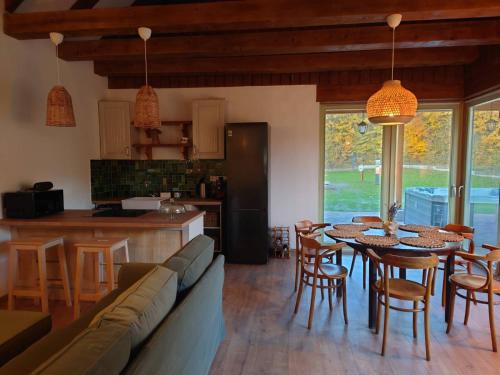 Η κουζίνα ή μικρή κουζίνα στο Erdő mellett lebzselő