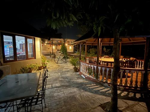 Патио или другая зона на открытом воздухе в Jungle Safari Resort