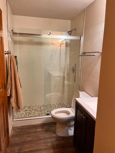 Ένα μπάνιο στο Durango Colorado Four Bedroom Two Bathroom Home