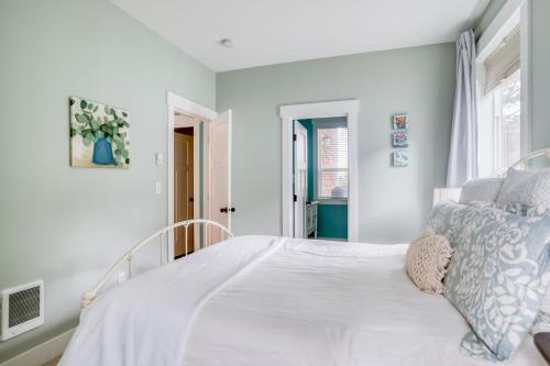 Ένα ή περισσότερα κρεβάτια σε δωμάτιο στο Wade N Sea