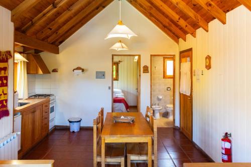 Η κουζίνα ή μικρή κουζίνα στο Hosteria y Cabañas Posada Quinen