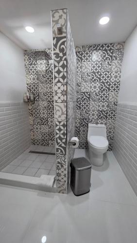 Ένα μπάνιο στο Luxury Suites Bangkok a 100 mts del consulado