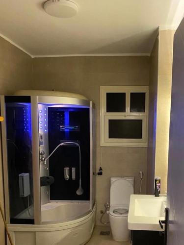 Ванная комната в Luxury Apartment in Dokki شقة فاخره في الدقي