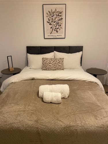 Ένα ή περισσότερα κρεβάτια σε δωμάτιο στο 3x Double, 2x Bathrooms, Central & Parking