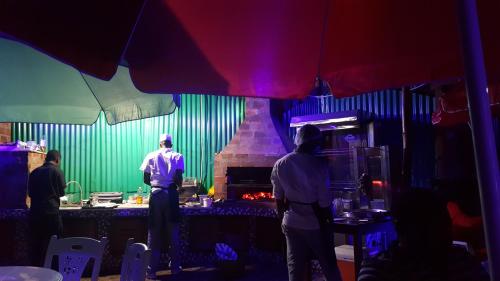 Επισκέπτες που μένουν στο Appart'hôtel Micheline Suites, Bastos