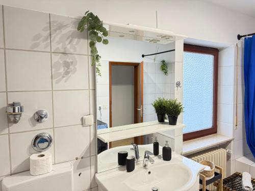 Φωτογραφία από το άλμπουμ του Frankfurt Work and Rest- 4 Bedrooms- 2 WCs- free Parking- 5 Queen size beds- Fast WiFi- roller shutters σε Rodenbach