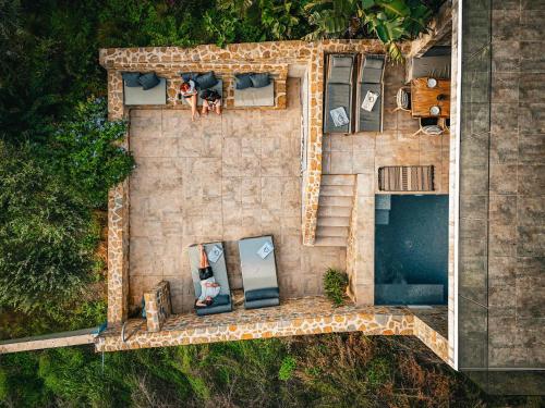 Κήπος έξω από το Gialova Hills - Luxury Villa with Private Pool, Garden & Seaview