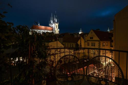 Φωτογραφία από το άλμπουμ του Romantic Cathedral View Apt Old Town, Balcony στην Πράγα