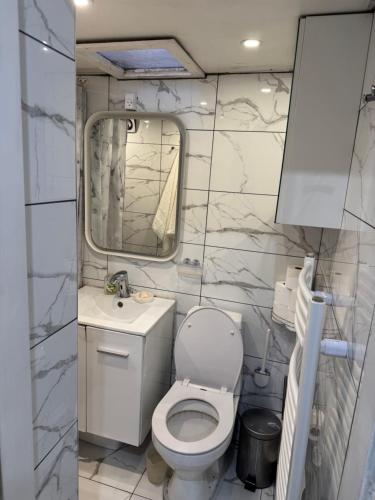 Ένα μπάνιο στο Flot Moderne Hus