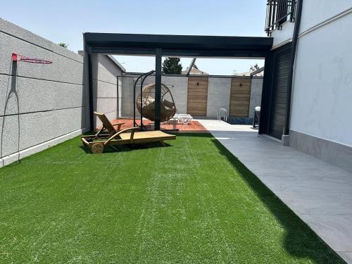 Κήπος έξω από το Modern Villa with Heated Private Pool - Antalya Lara