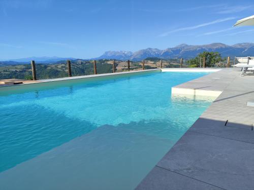 Πισίνα στο ή κοντά στο GrazieSole Agriturismo casa intera in esclusiva