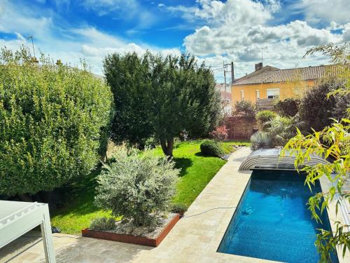 Piscina a Villa Merma o a prop