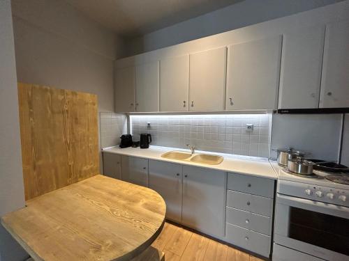 Η κουζίνα ή μικρή κουζίνα στο Karpenisi Nest