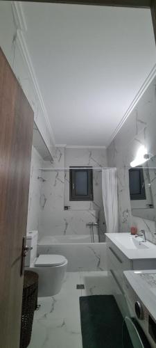Koupelna v ubytování Eleusis luxury flat 2