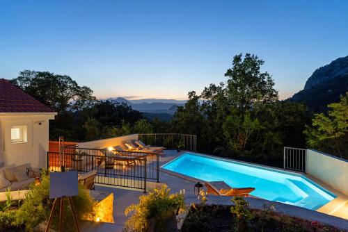 NEW! Villa AmaRosa - with heated pool and large playground