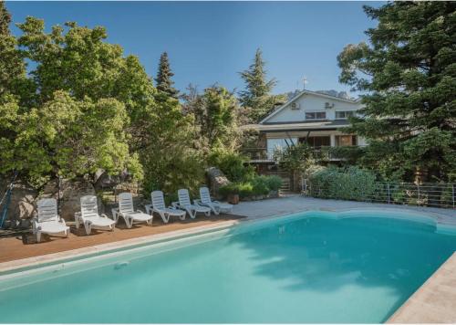 Πισίνα στο ή κοντά στο Villa Karina