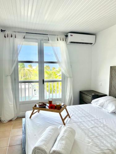 Φωτογραφία από το άλμπουμ του Villa Cataleya - Jacuzzi, Pool & Sea View in Orient Bay σε Orient Bay