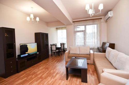 Prime Apartment 2 Bedroom, 2 Open Balcony , Near Opera House